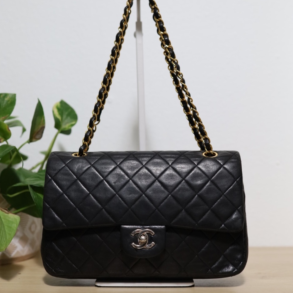 ❌Not Available❌ Authentic Vintage Chanel Lambskin Black Medium Double Flap Bag G